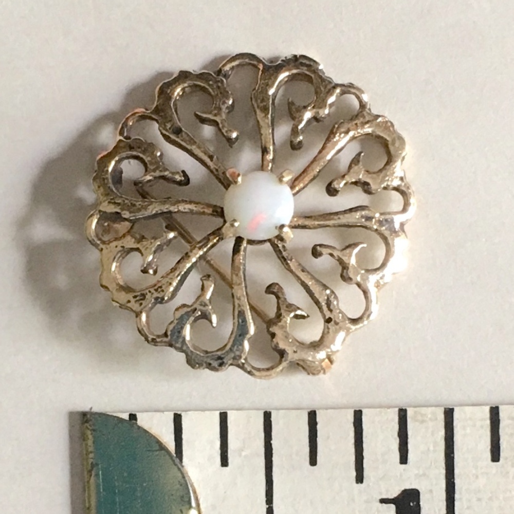 Vintage 70s Circular Opal and Gold Brooch